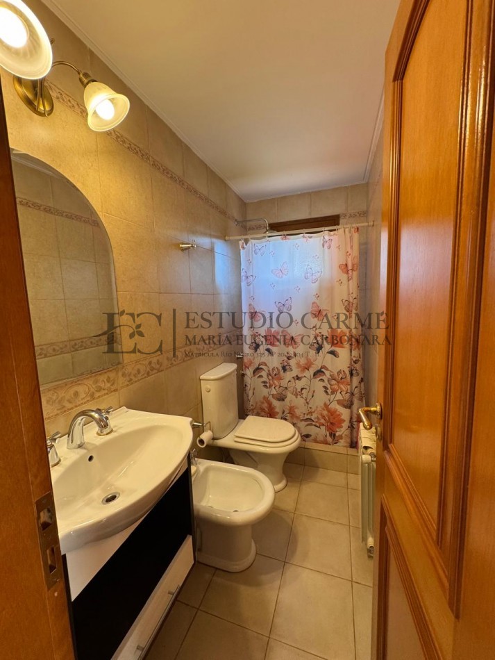 Casa 6 amb + amplio quincho o depto con garage en Dina Huapi a 15 km de Bariloche zona residencial jardin
