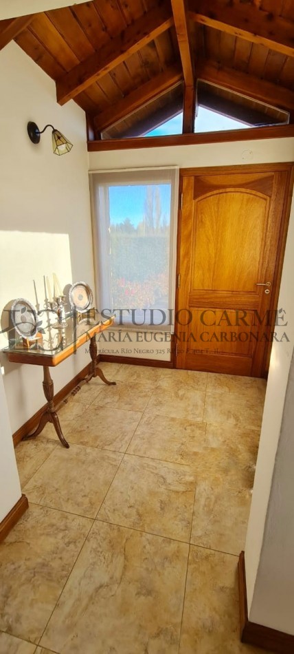 Casa 6 amb + amplio quincho o depto con garage en Dina Huapi a 15 km de Bariloche zona residencial jardin