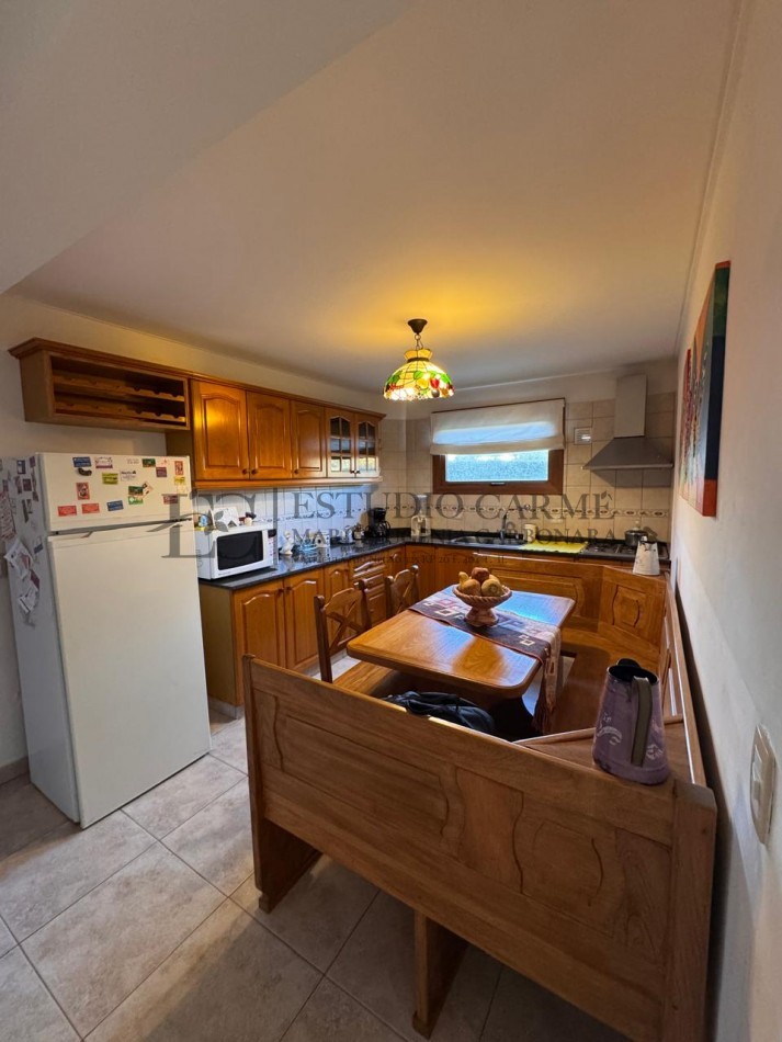Casa 6 amb + amplio quincho o depto con garage en Dina Huapi a 15 km de Bariloche zona residencial jardin