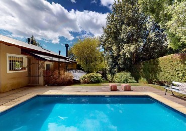 Amplia casa con pileta en La Cascada, Bariloche, Km 6 entre Bustillo y Pioneros apta credito hipotecario en venta