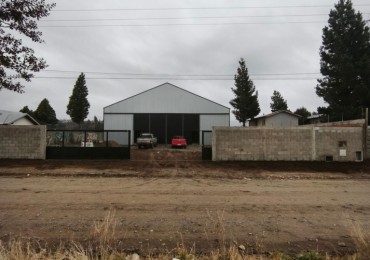 Galpon en venta deposito ideal logistica con dos oficinas y dos baños kitchenettes  18 x 22 m en lote de 1.200 m2 barrio San Francisco Bariloche