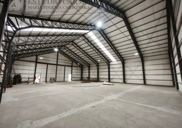 Galpon en alquiler//deposito ideal logistica con dos oficinas y dos baños kitchenettes  18 x 22 m en lote de 1.200 m2 barrio San Francisco Bariloche
